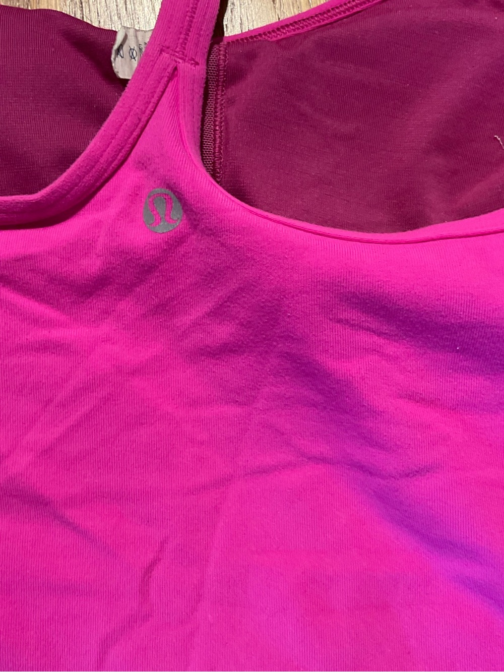 lululemon - Built in Bra Pink Fitted Workout Tank Top. Size 4 - Picture 4 of 7
